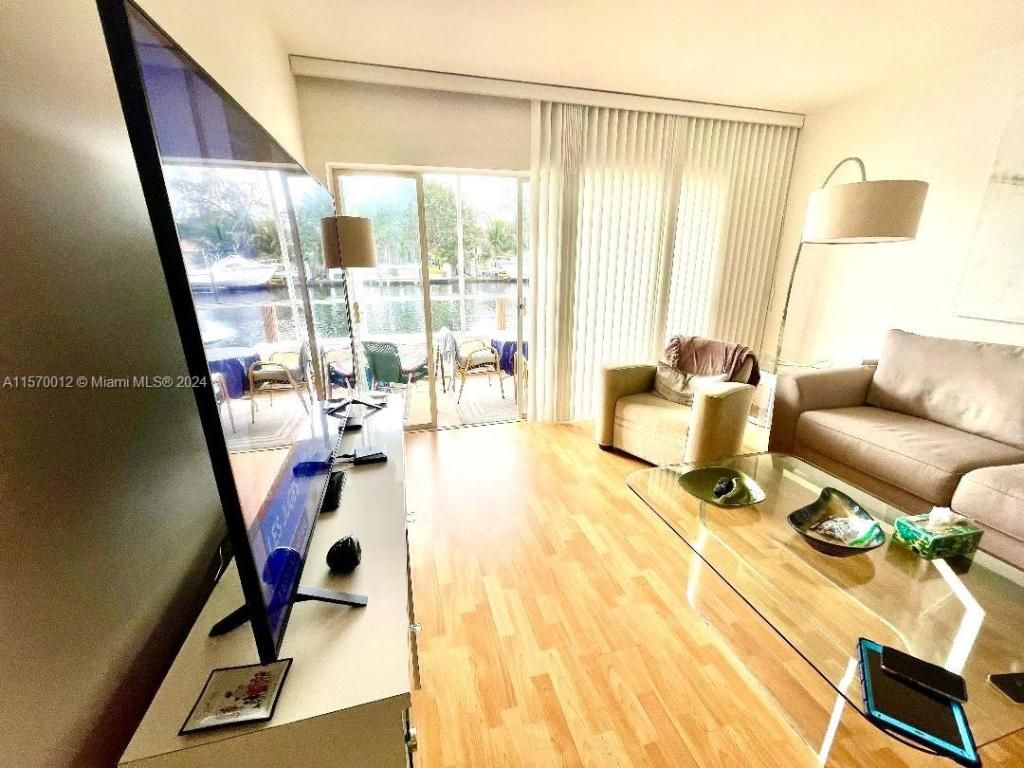 465 Paradise Isle Blvd, Unit 101, Hallandale Beach, FL 33009 Photo
