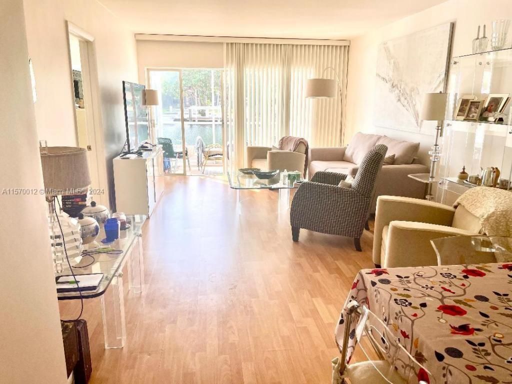 465 Paradise Isle Blvd, Unit 101, Hallandale Beach, FL 33009 Photo