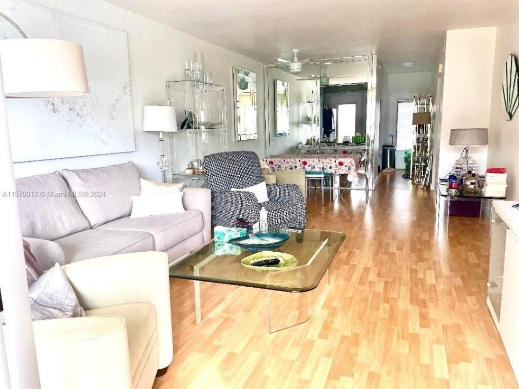 465 Paradise Isle Blvd, Unit 101, Hallandale Beach, FL 33009 Photo