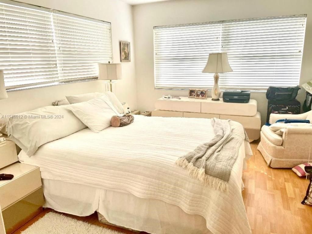 465 Paradise Isle Blvd, Unit 101, Hallandale Beach, FL 33009 Photo