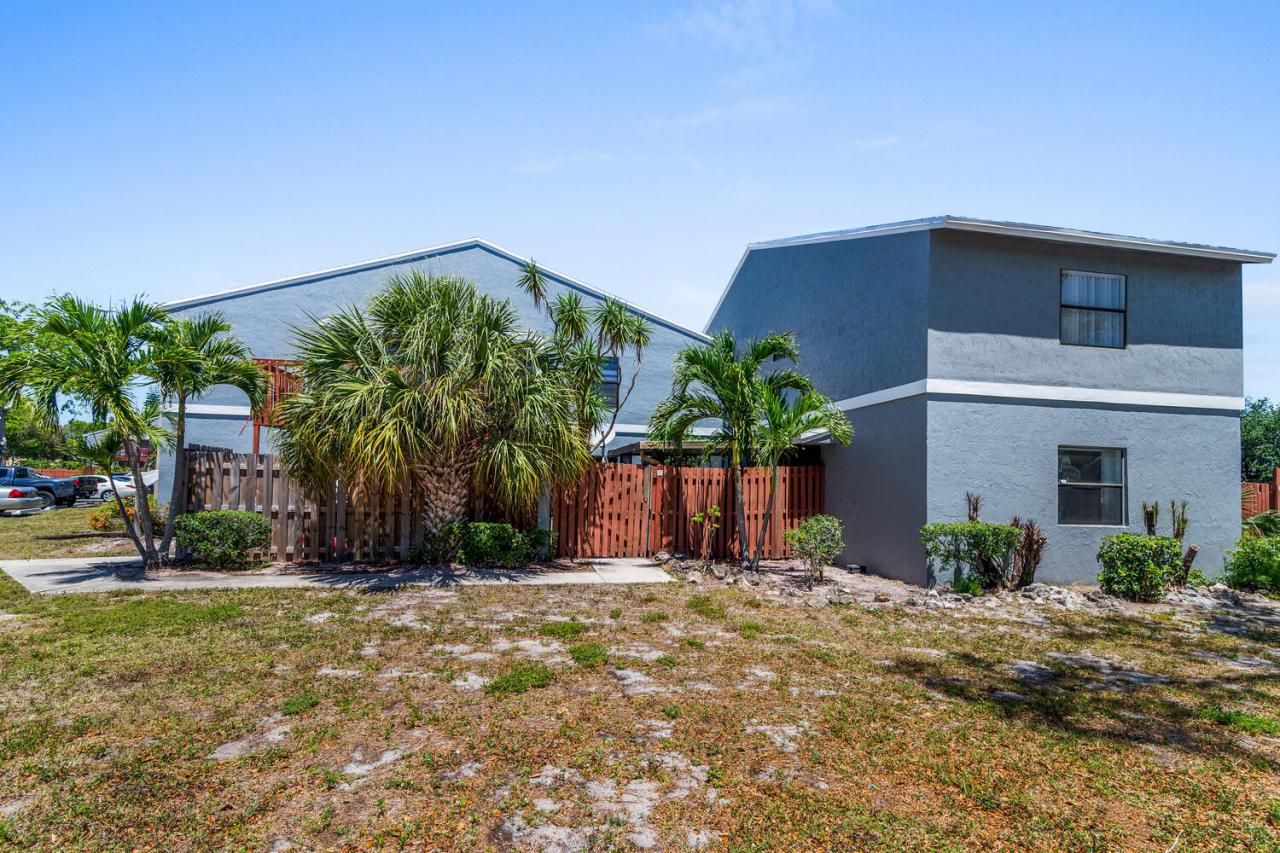 7 Crossing Circle, Unit C, Boynton Beach, FL 33435 Photo