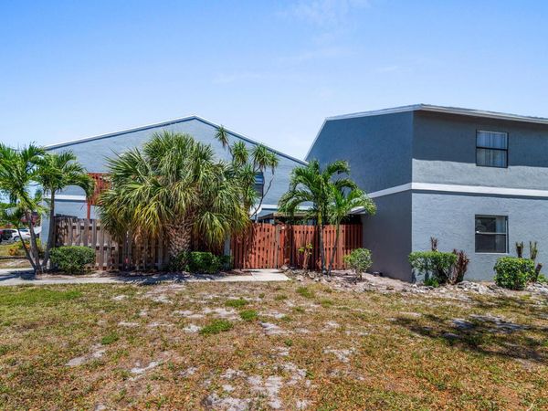 7 Crossing Circle, Unit C, Boynton Beach, FL 33435