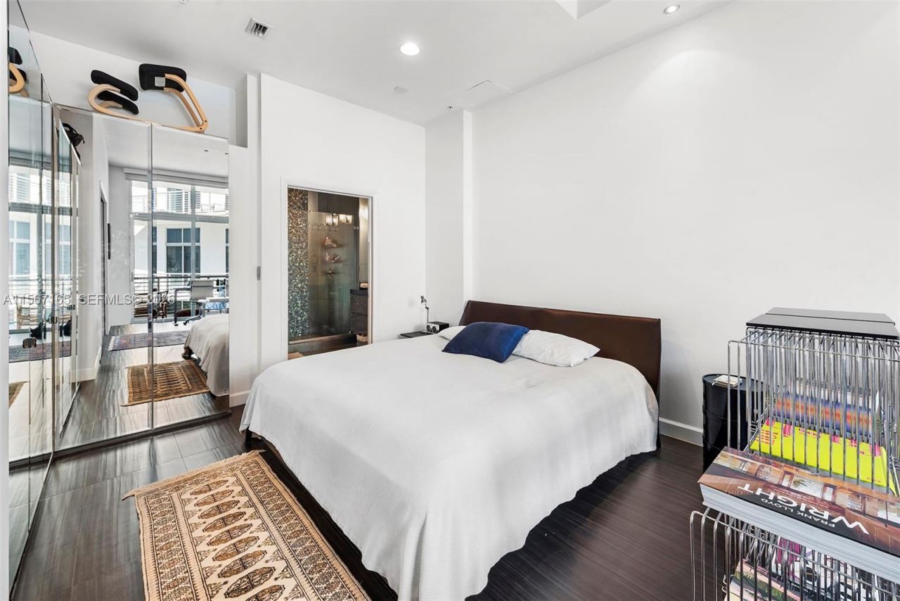 2001 Meridian Ave, Unit 517, Miami Beach, FL 33139 Photo