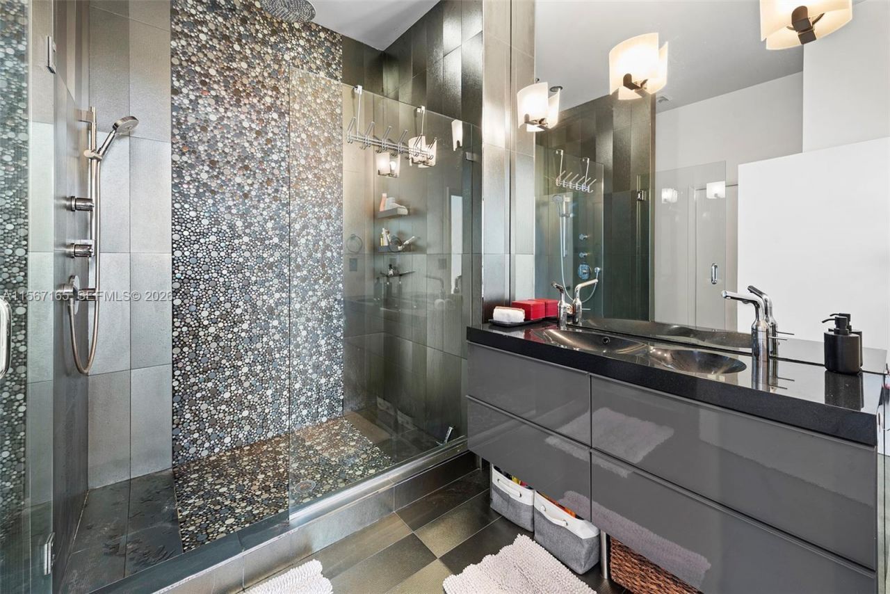 2001 Meridian Ave, Unit 517, Miami Beach, FL 33139 Photo