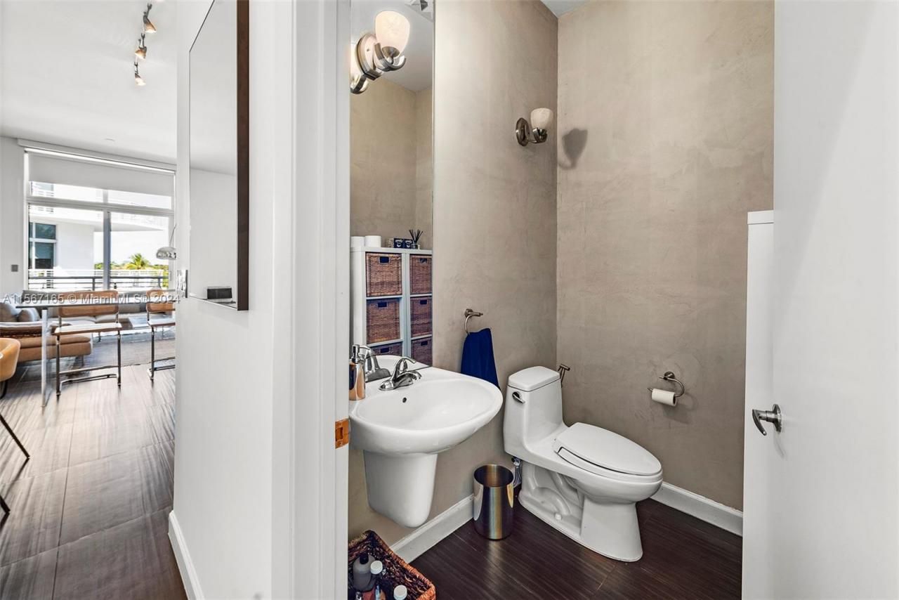 2001 Meridian Ave, Unit 517, Miami Beach, FL 33139 Photo