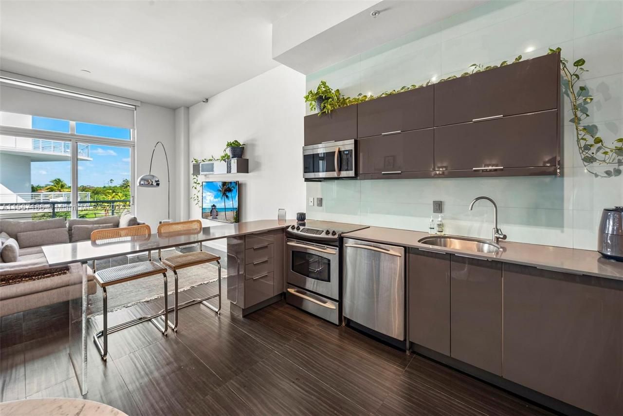 2001 Meridian Ave, Unit 517, Miami Beach, FL 33139 Photo