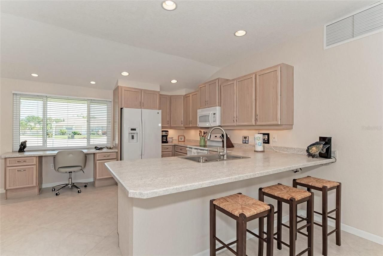 5577 Contento Drive, Sarasota, FL 34242 Photo