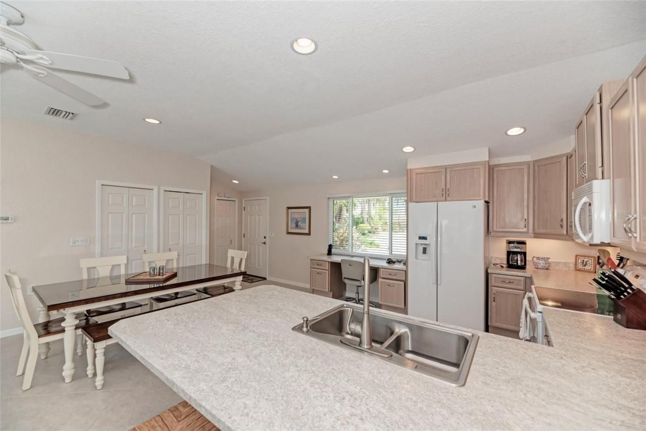 5577 Contento Drive, Sarasota, FL 34242 Photo