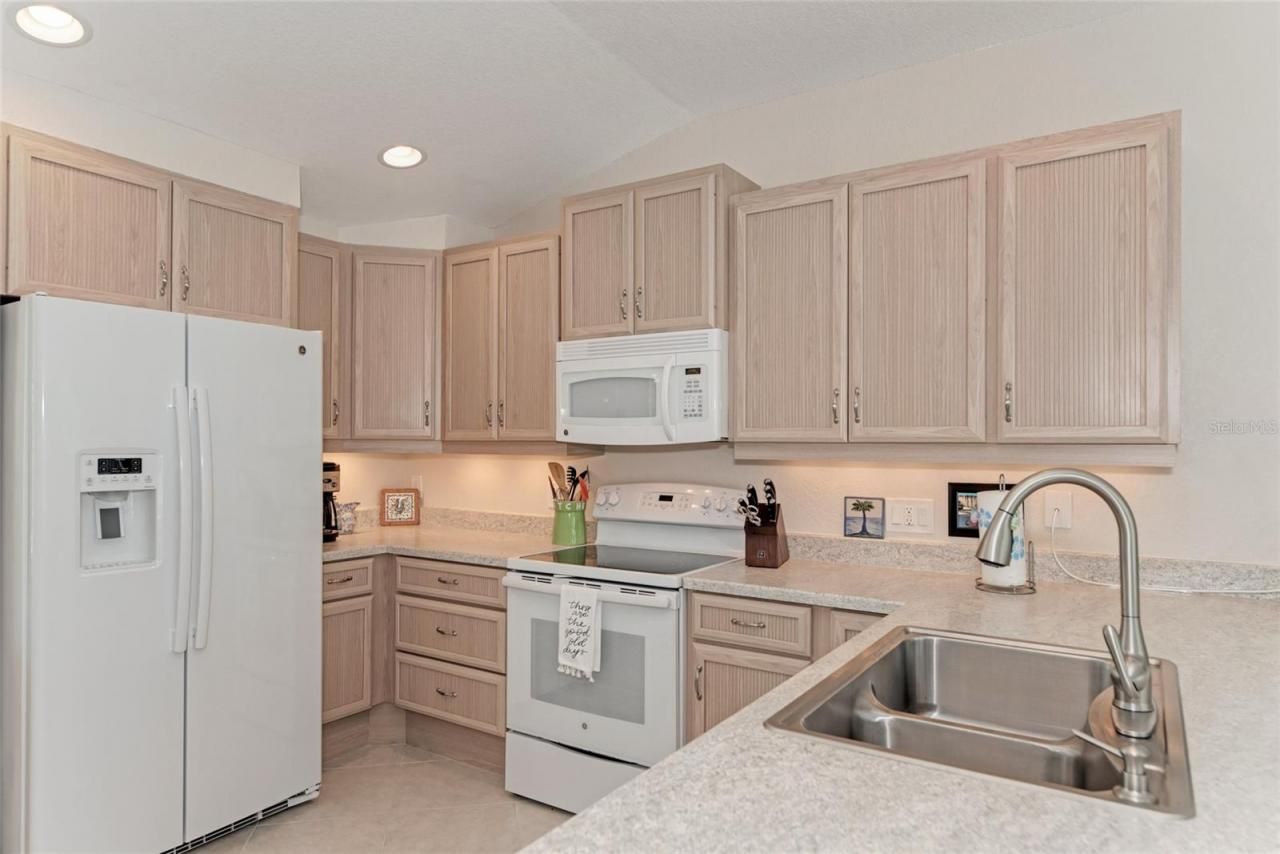 5577 Contento Drive, Sarasota, FL 34242 Photo