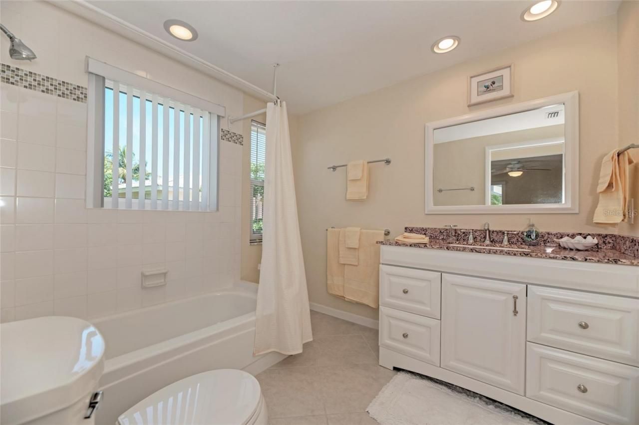 5577 Contento Drive, Sarasota, FL 34242 Photo