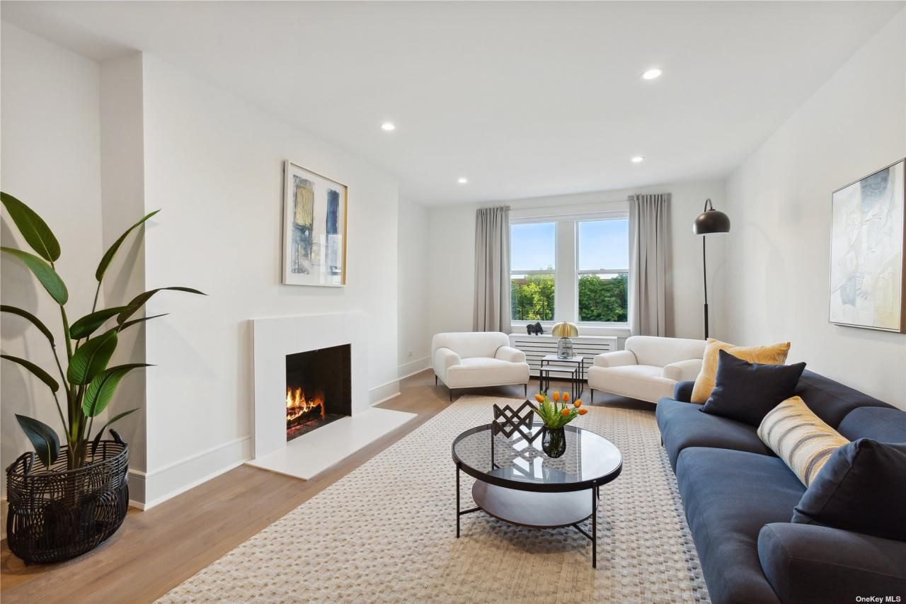 148-09 Northern Boulevard, Unit 1G, Flushing, NY 11354 Main Photo