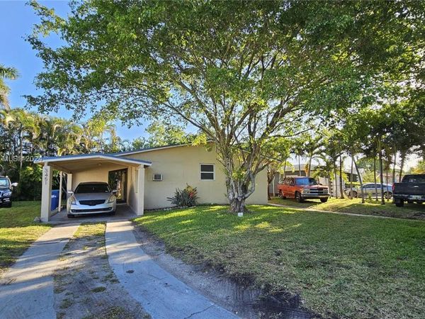 3451 NW 2nd St, Lauderhill, FL 33311