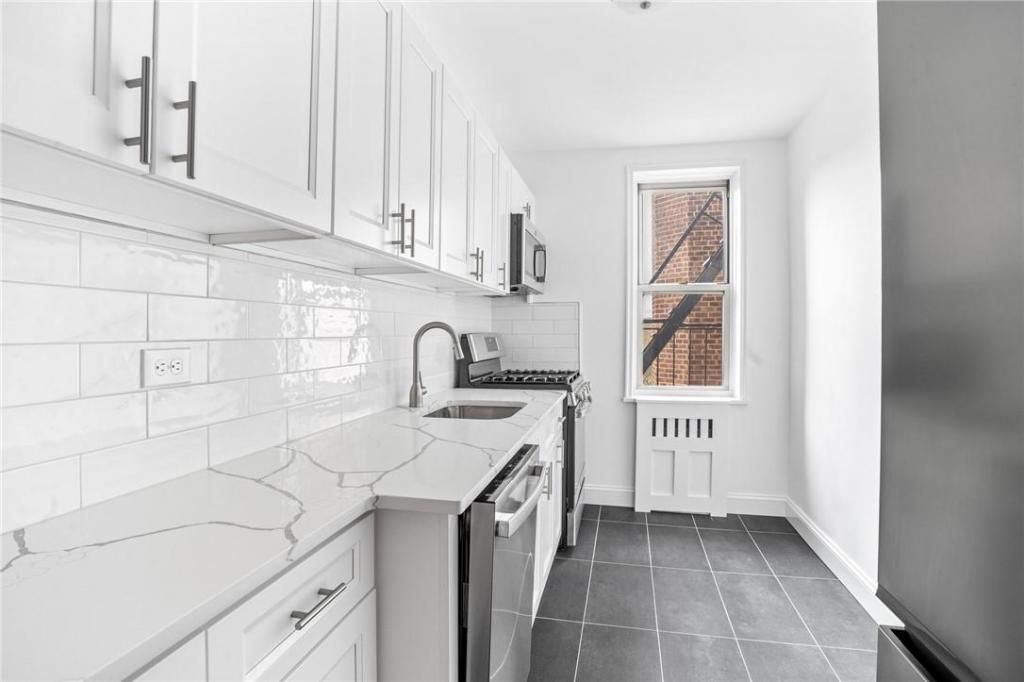 5640 Netherland Avenue, Unit 5D, Bronx, NY 10471 Main Photo