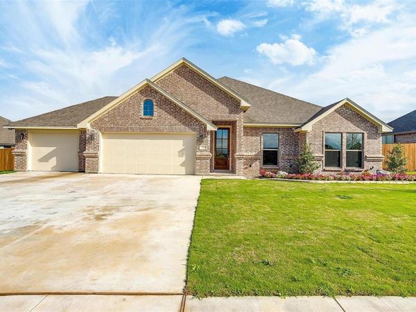 312 Trail Dust Drive, Godley, TX 76044