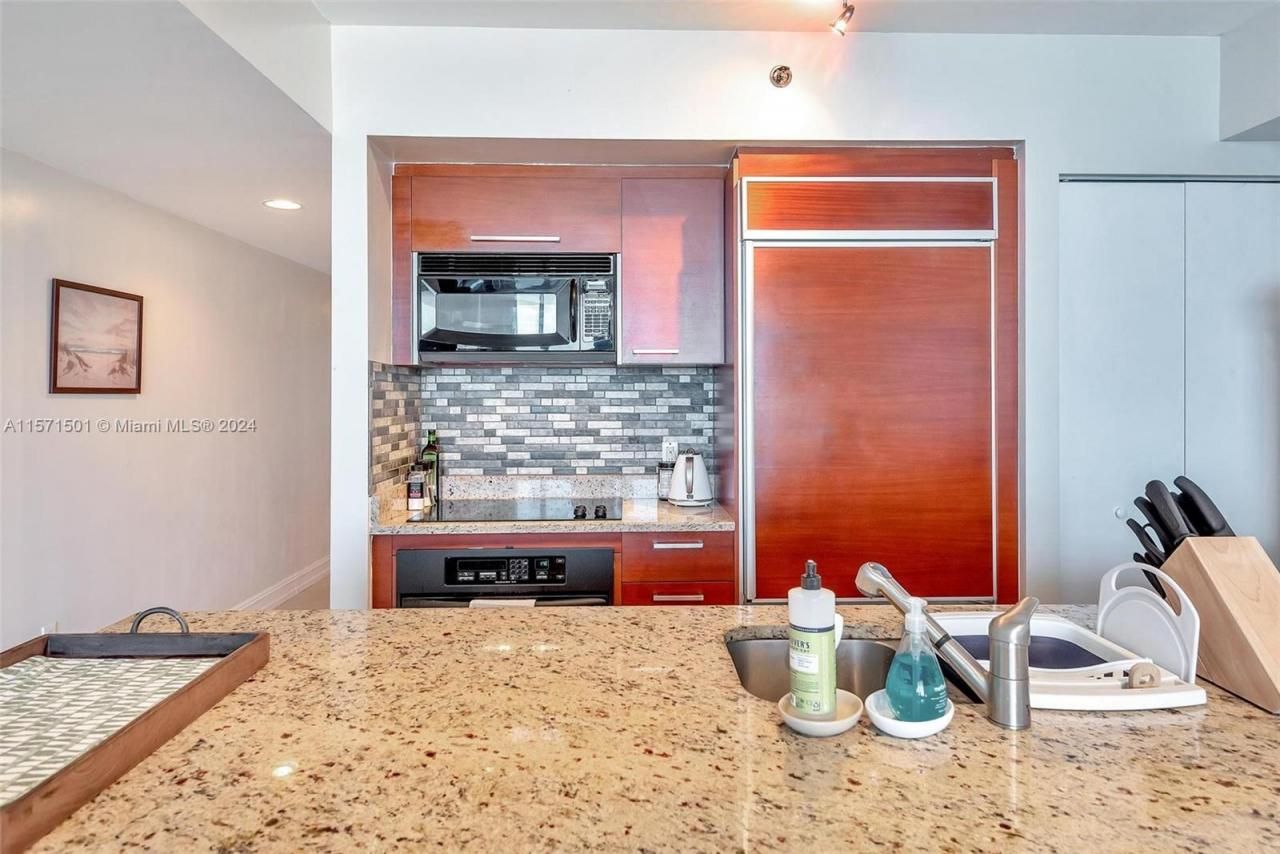 1830 S Ocean Dr, Unit 4709, Hallandale Beach, FL 33009 Photo