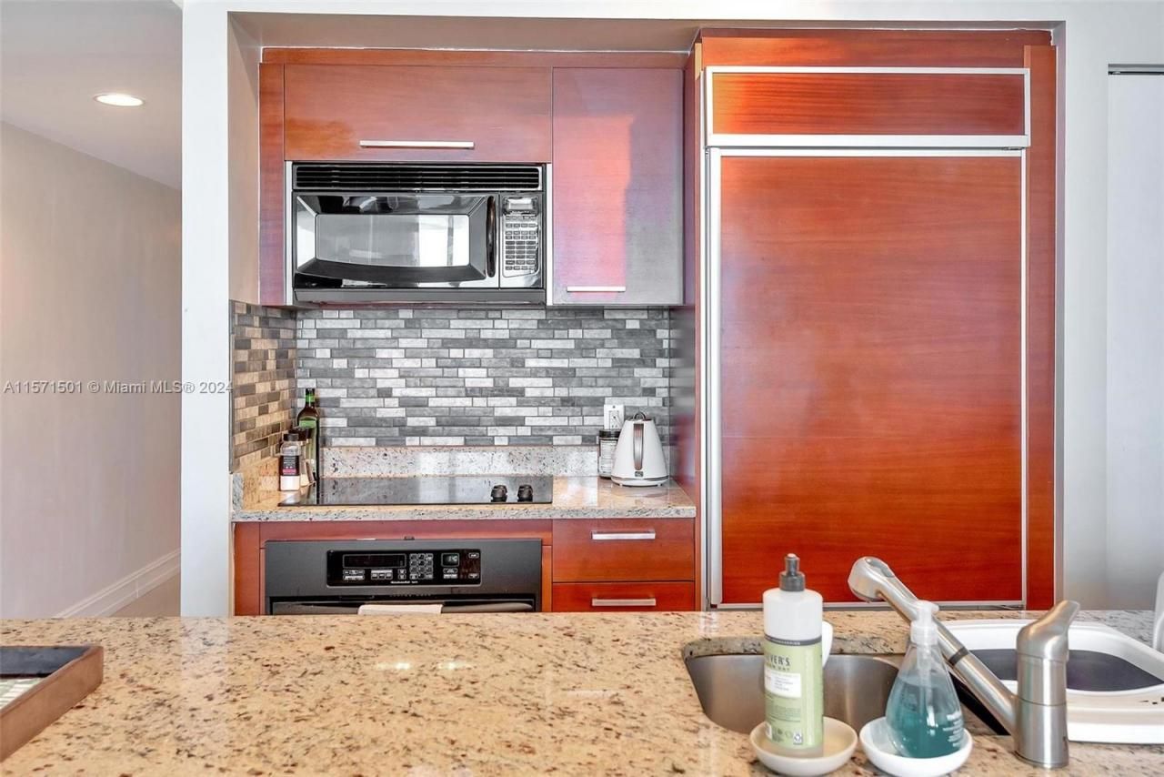 1830 S Ocean Dr, Unit 4709, Hallandale Beach, FL 33009 Photo