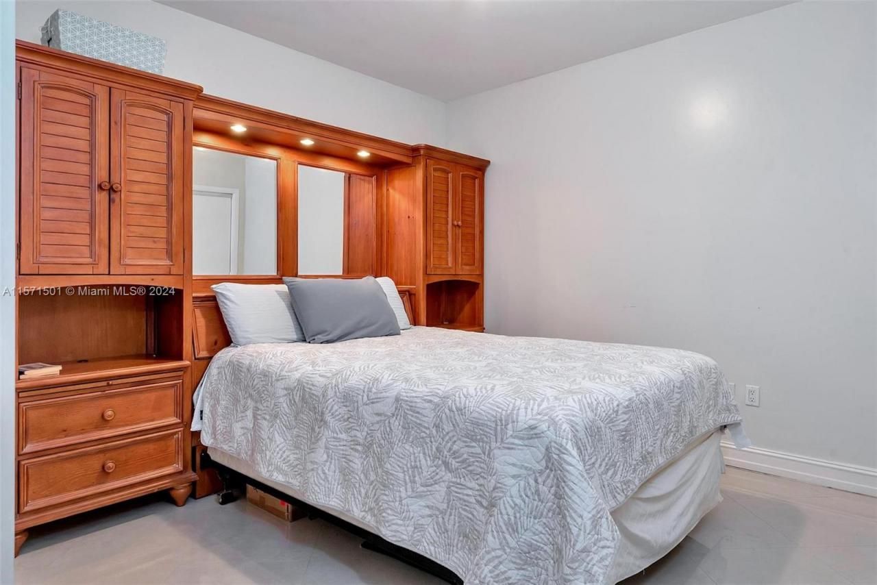 1830 S Ocean Dr, Unit 4709, Hallandale Beach, FL 33009 Photo