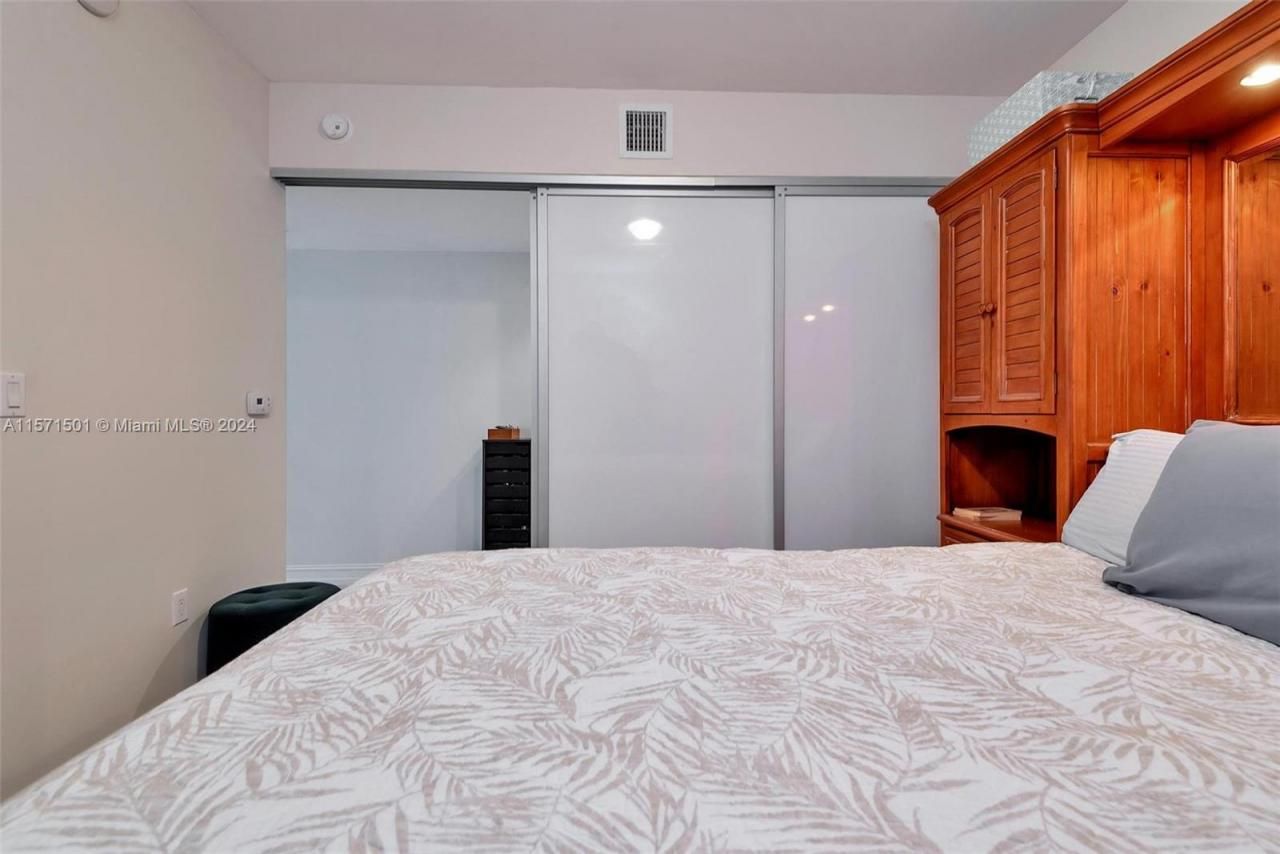 1830 S Ocean Dr, Unit 4709, Hallandale Beach, FL 33009 Photo