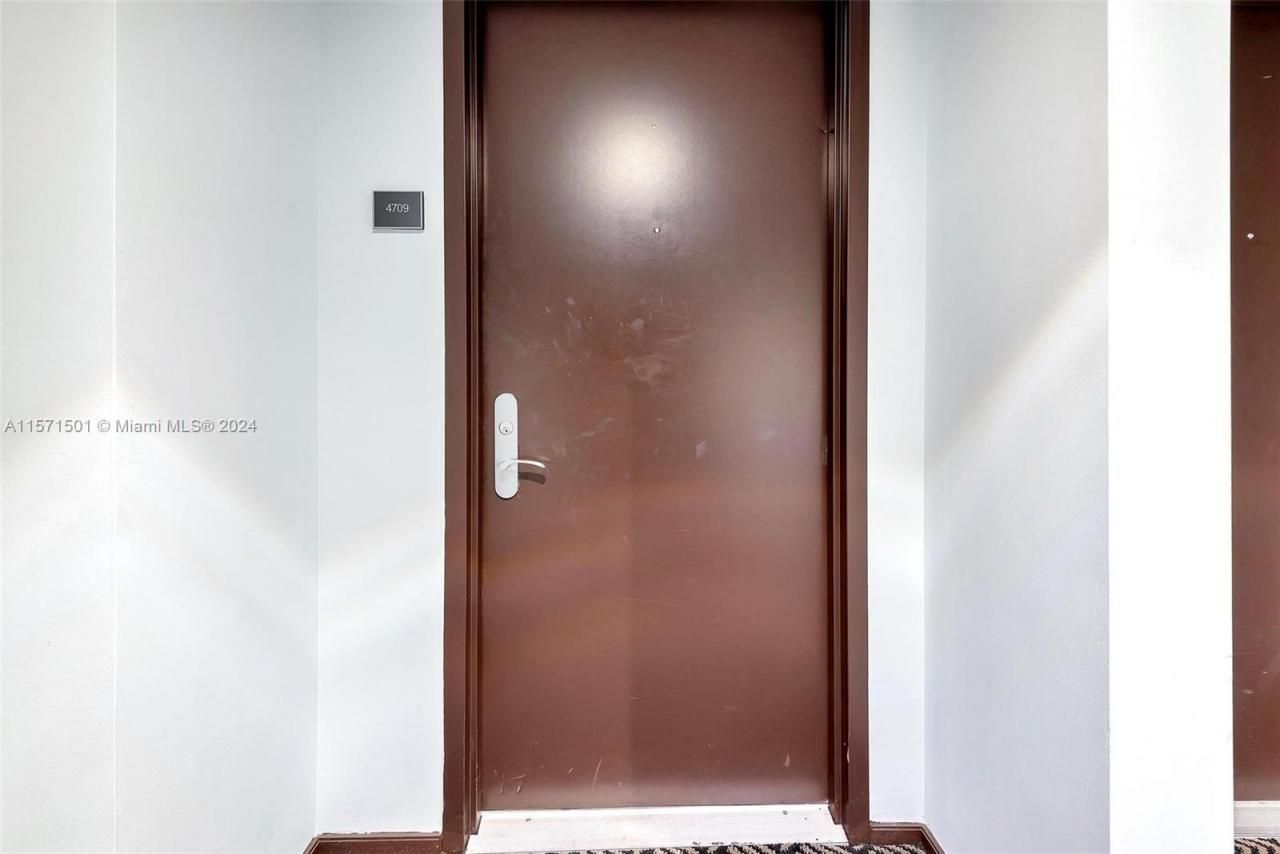 1830 S Ocean Dr, Unit 4709, Hallandale Beach, FL 33009 Photo
