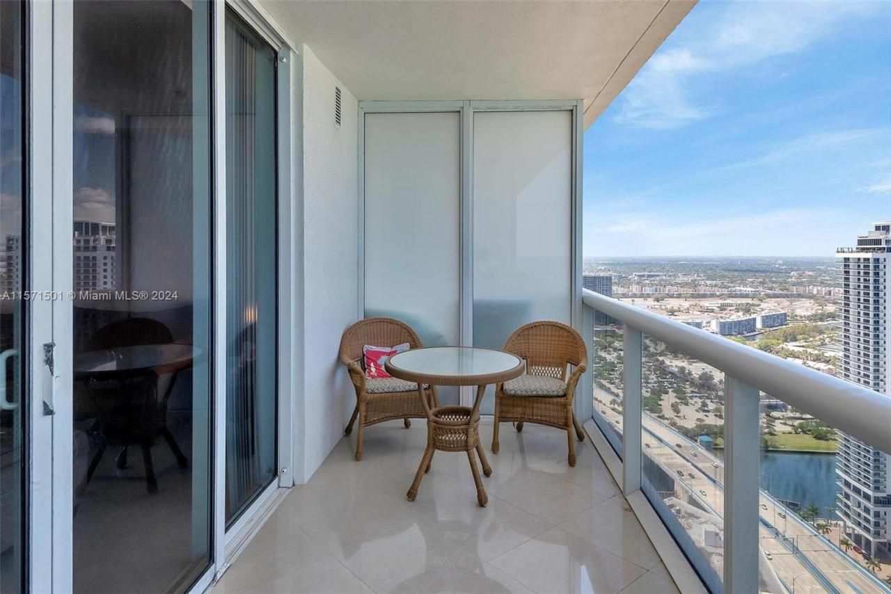 1830 S Ocean Dr, Unit 4709, Hallandale Beach, FL 33009 Photo