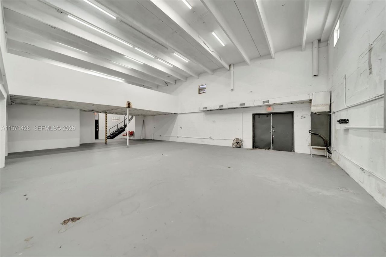 67 NW 166th St, Miami, FL 33169 Photo