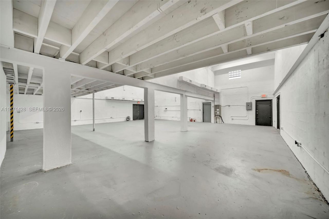 67 NW 166th St, Miami, FL 33169 Photo