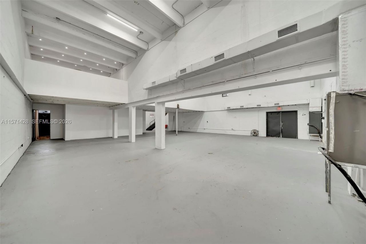 67 NW 166th St, Miami, FL 33169 Photo