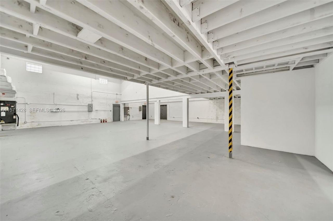 67 NW 166th St, Miami, FL 33169 Photo