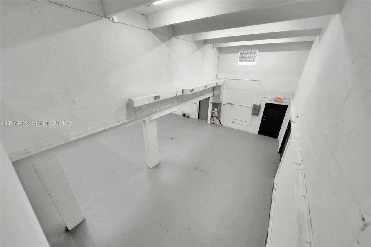 67 NW 166th St, Miami, FL 33169 Photo