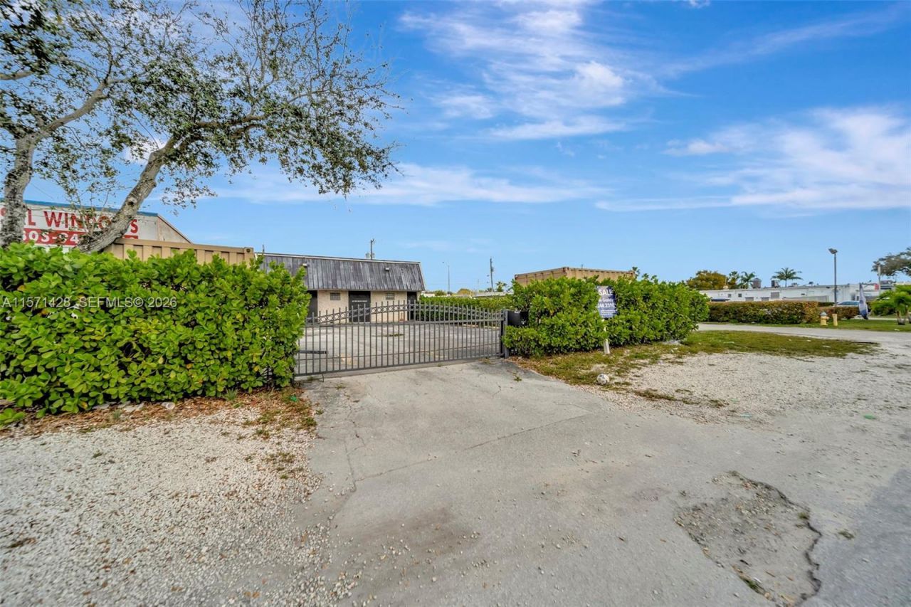 67 NW 166th St, Miami, FL 33169 Photo