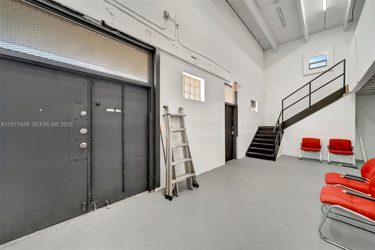 67 NW 166th St, Miami, FL 33169 Photo