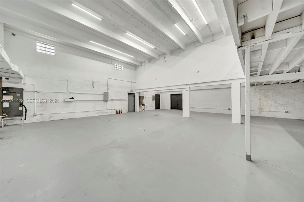 67 NW 166th St, Miami, FL 33169 Photo