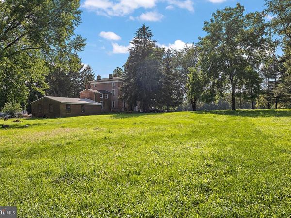 2195 GAP NEWPORT PIKE, COCHRANVILLE, PA 19330