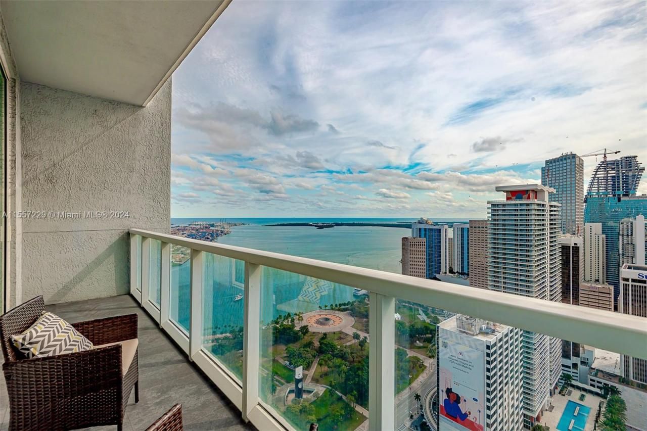 244 Biscayne Blvd, Unit UPH-4907, Miami, FL 33132 Photo