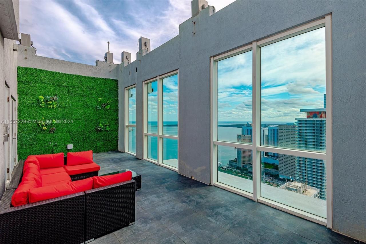 244 Biscayne Blvd, Unit UPH-4907, Miami, FL 33132 Photo