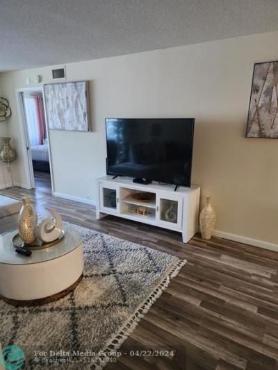 9655 N Belfort Cir, Unit 211, Tamarac, FL 33321 Photo