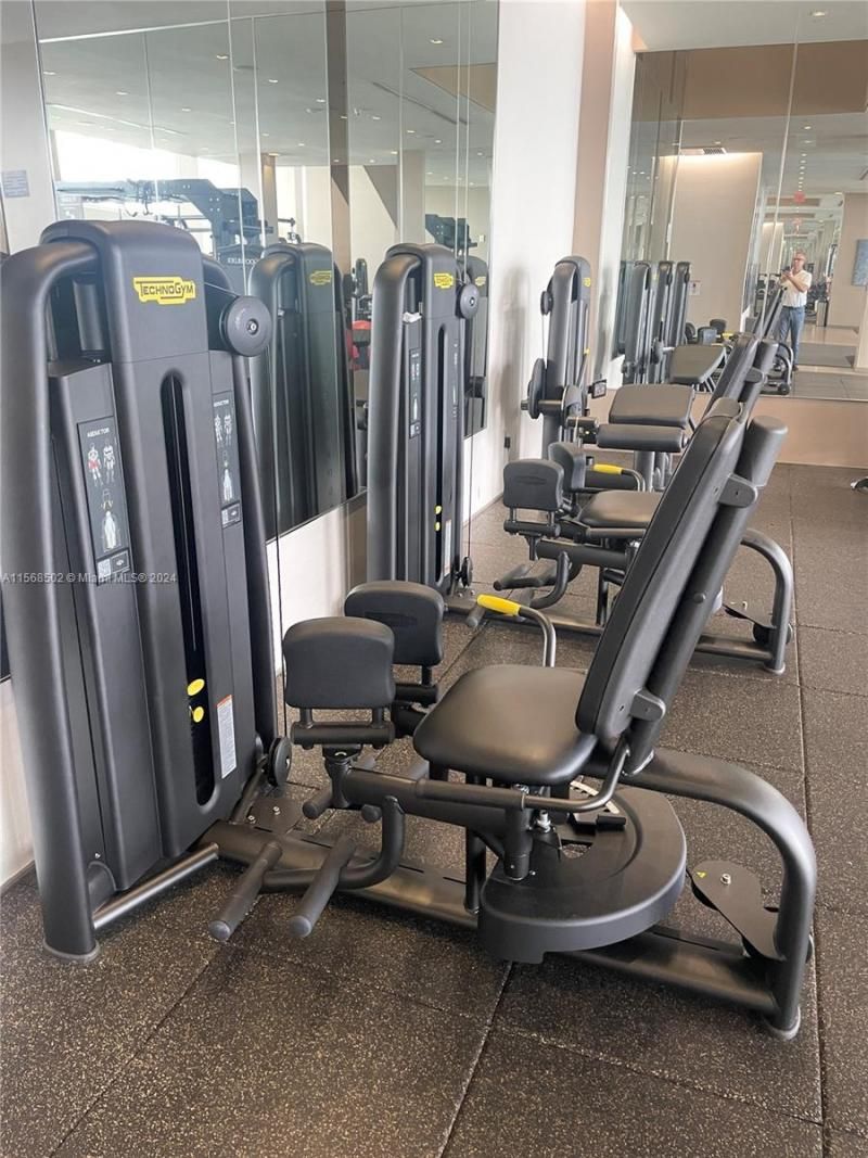 1830 S Ocean Dr, Unit 3812, Hallandale Beach, FL 33009 Photo