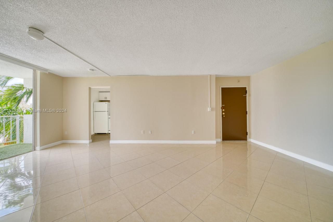 496 NW 165th St Rd, Unit D316, Miami, FL 33169 Photo
