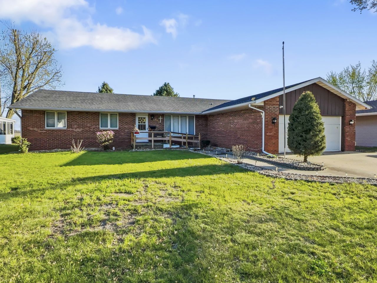 609 E Porter Avenue, Watseka, IL 60970