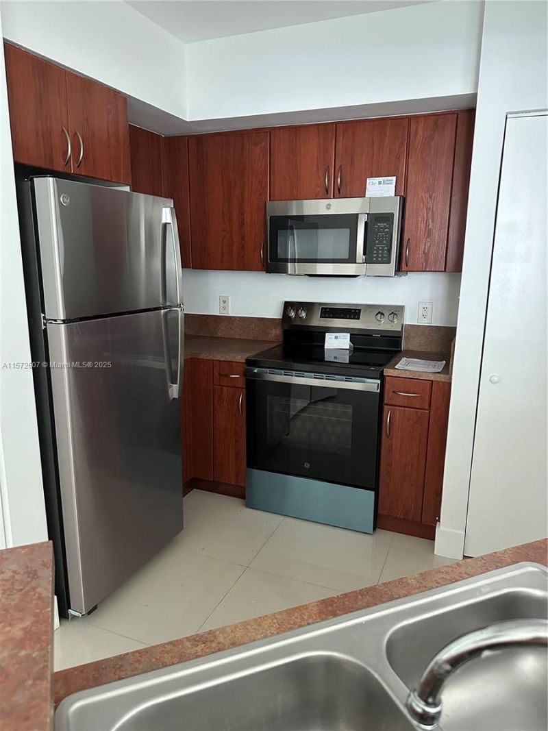 9201 Collins Ave, Unit 524, Surfside, FL 33154 Photo