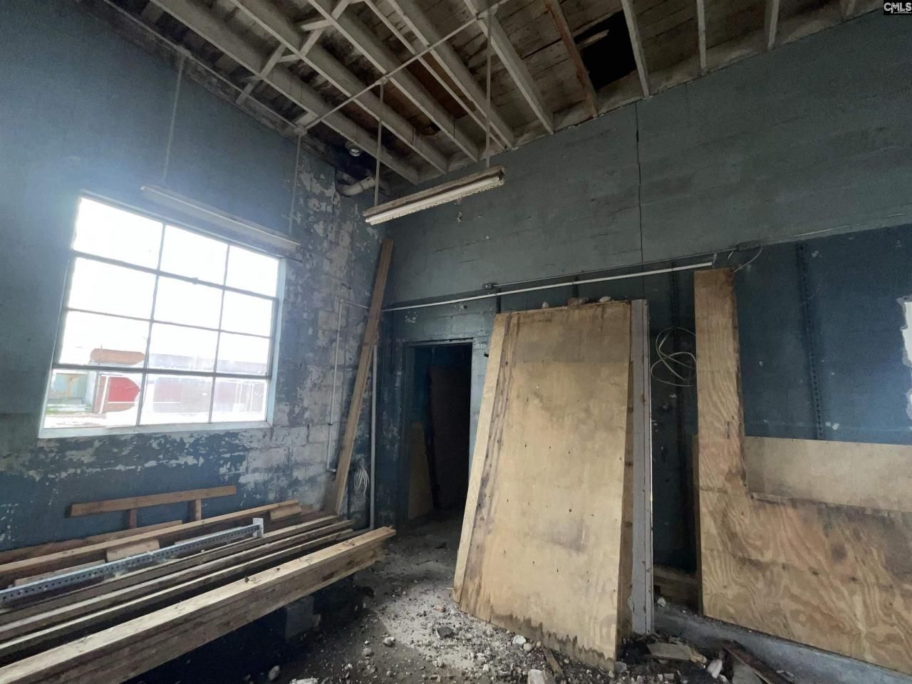 3049 Main Highway Photo 8