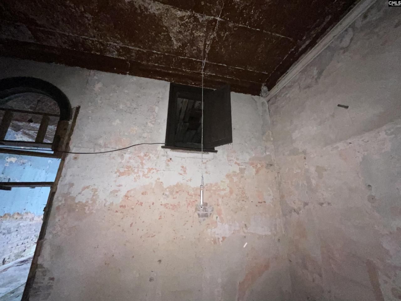 3078 Main Highway Photo 10