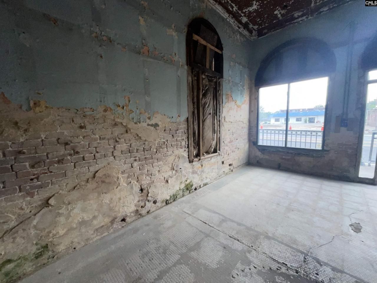 3078 Main Highway Photo 7