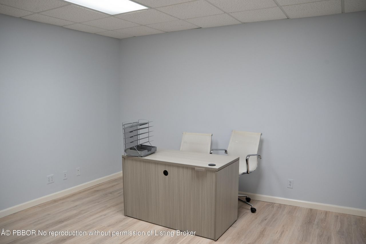 180 Royal Palm Way, Unit 203, Palm Beach, FL 33480 Photo