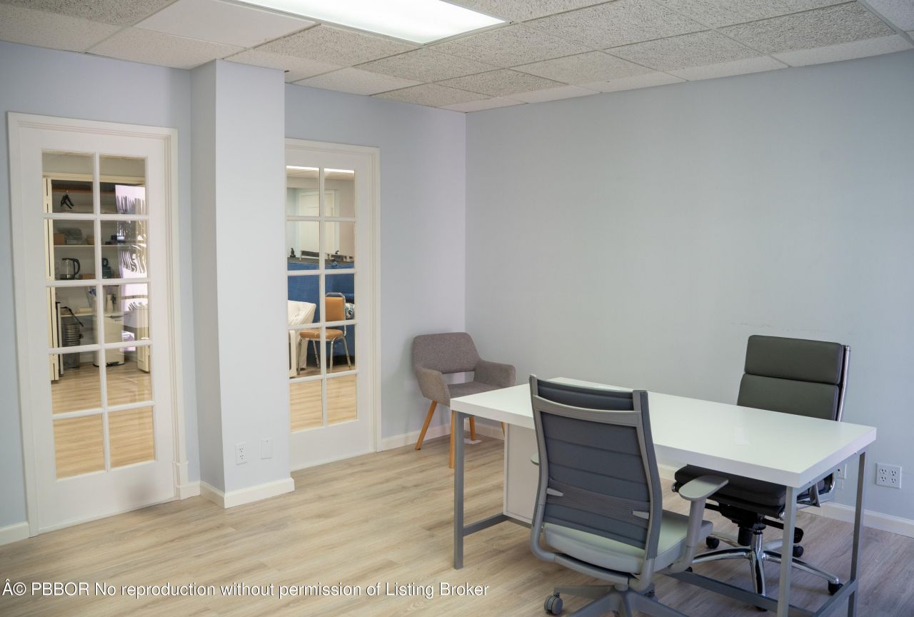 180 Royal Palm Way, Unit 203, Palm Beach, FL 33480 Photo