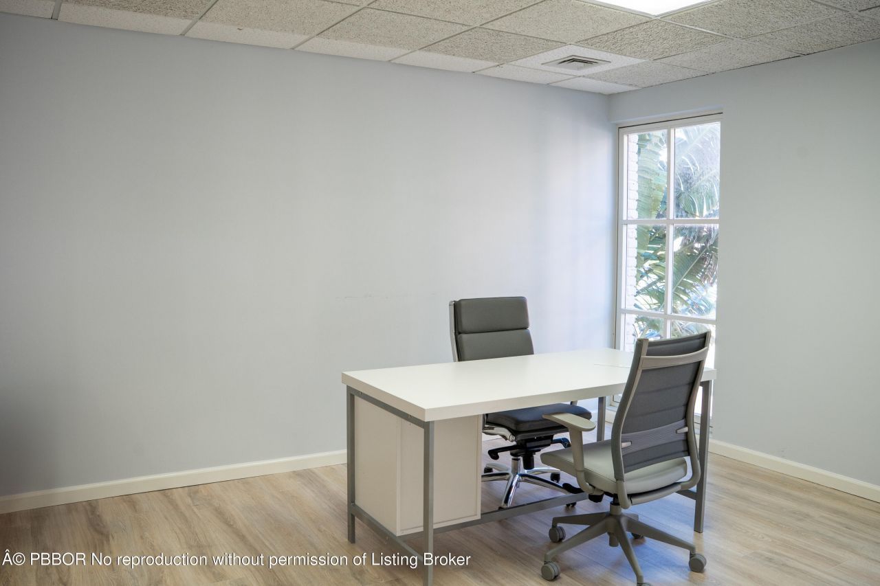 180 Royal Palm Way, Unit 203, Palm Beach, FL 33480 Photo