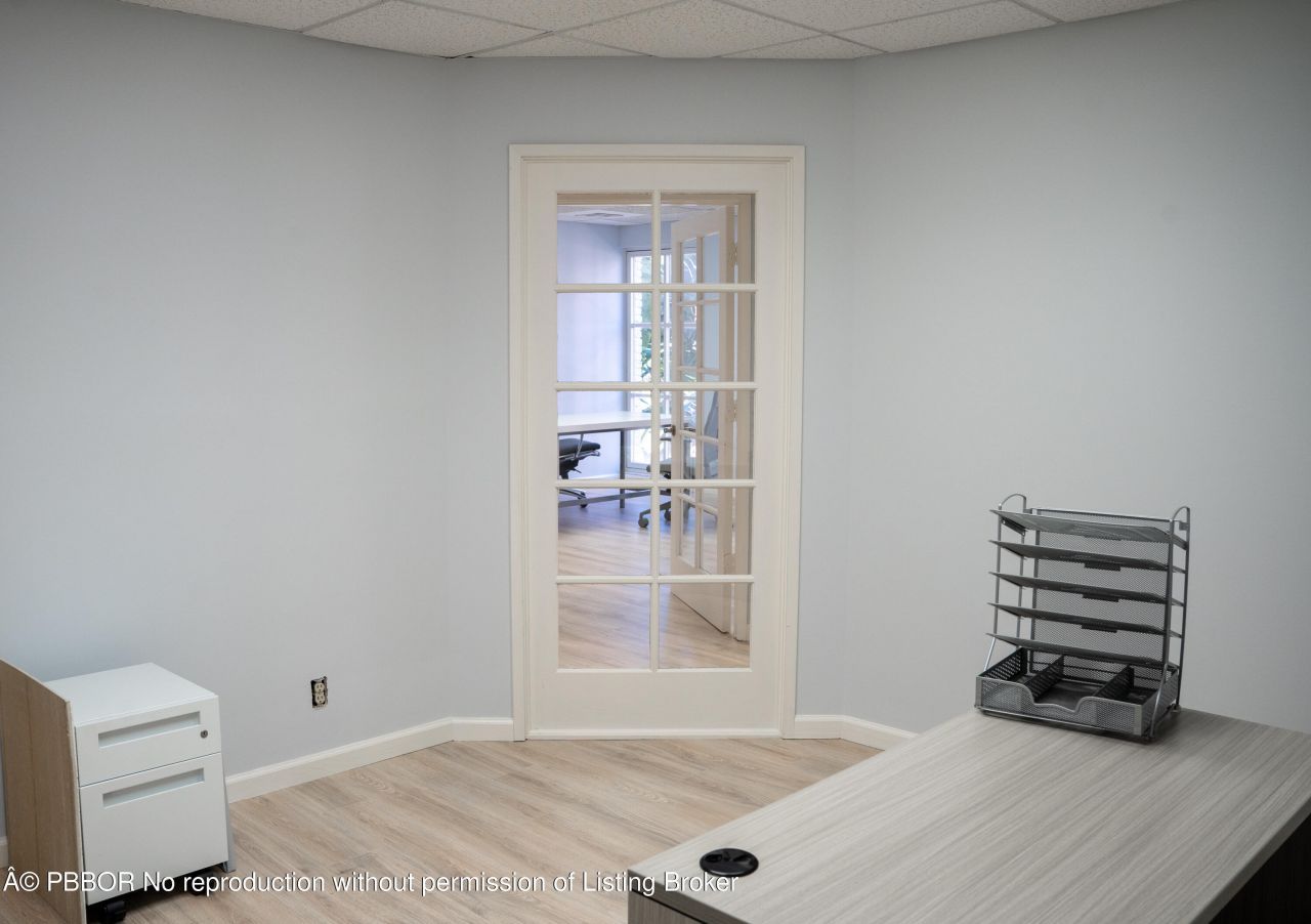 180 Royal Palm Way, Unit 203, Palm Beach, FL 33480 Photo