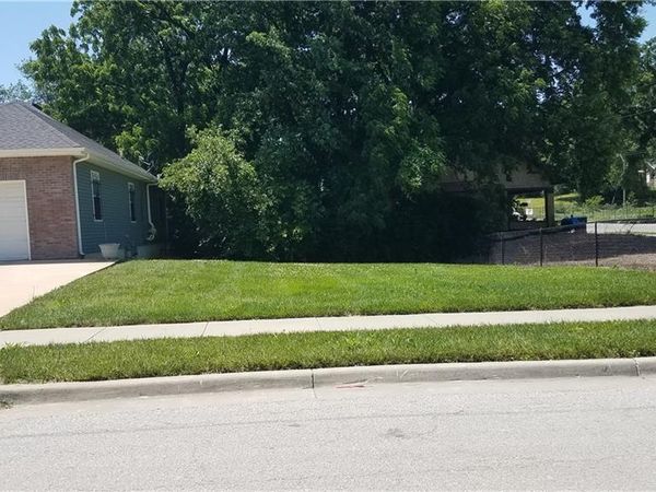 3902 Highland Avenue, Kansas City, MO 64110