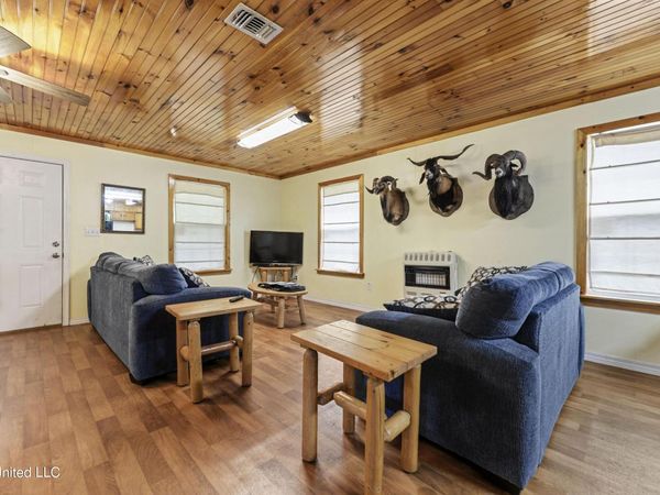 1050 Deep Creek Road, Wiggins, MS 39577