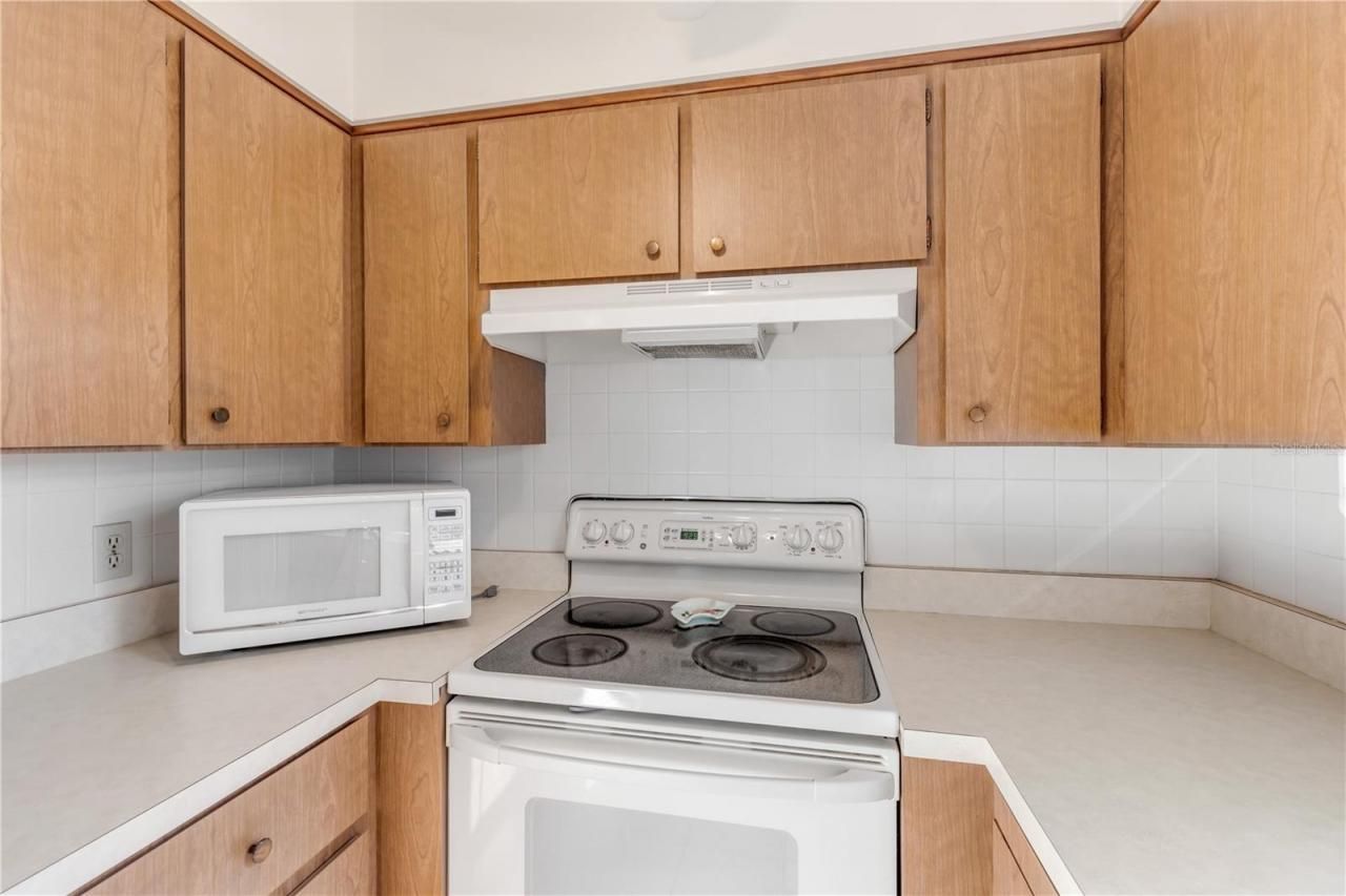 535 S Peninsula Avenue, New Smyrna Beach, FL 32169 Photo